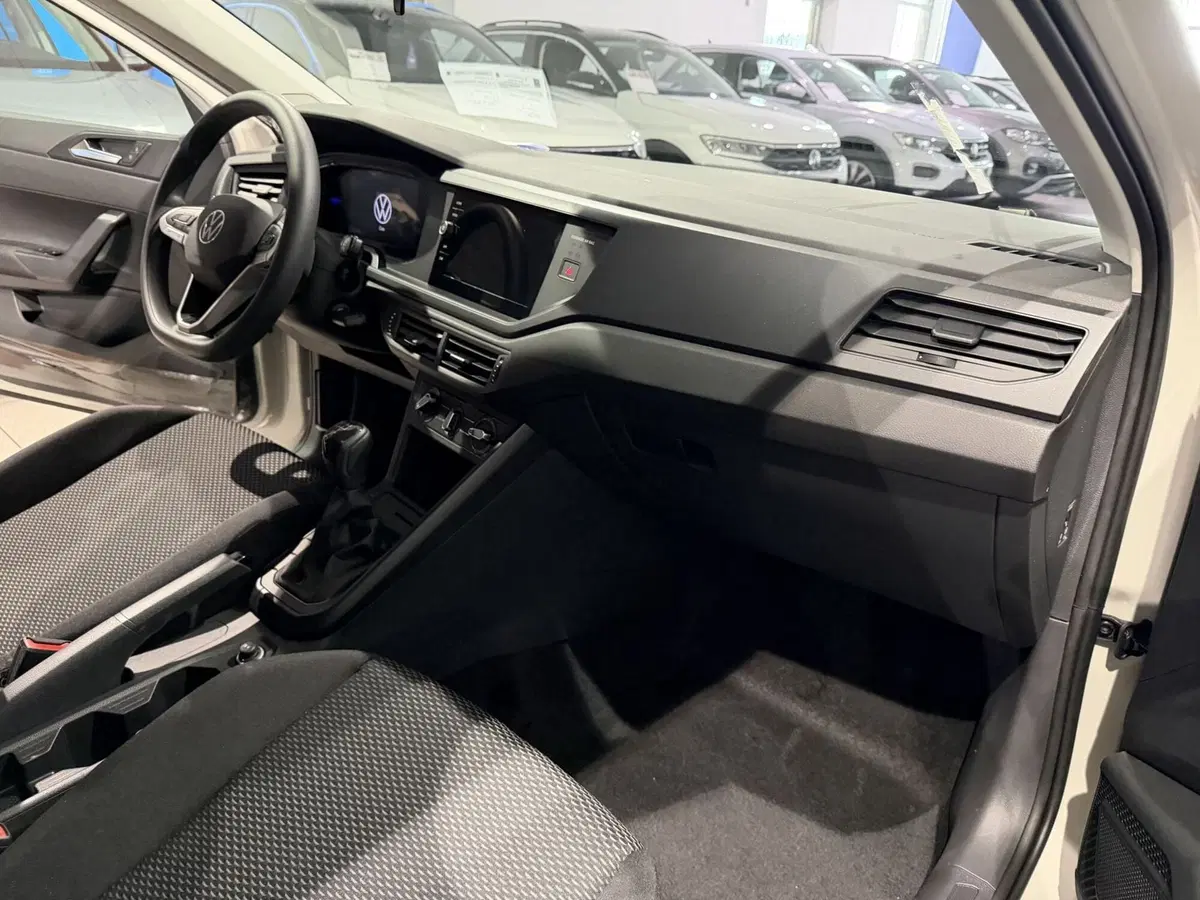 Volkswagen Polo nuova a Genova (10)