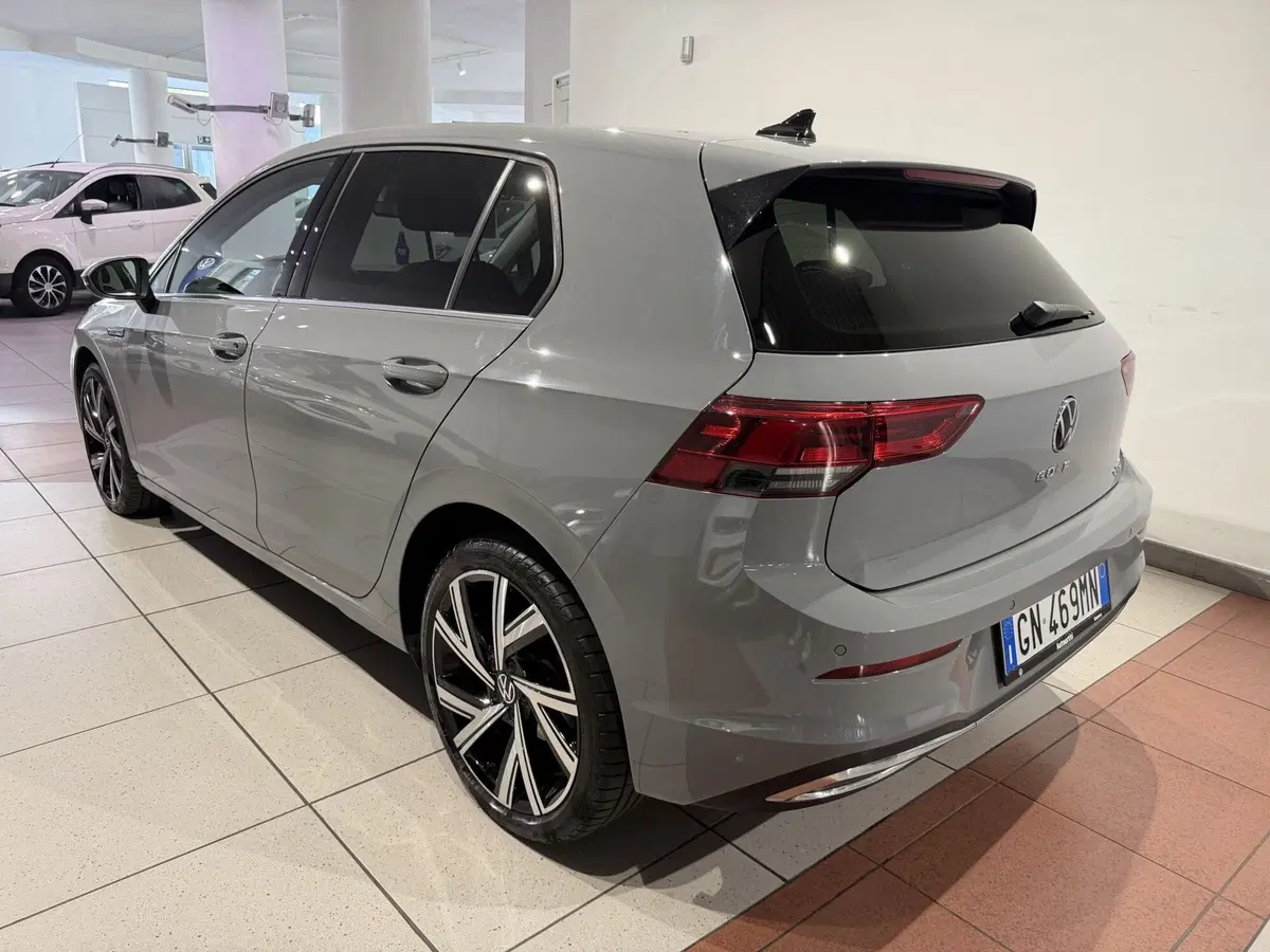 Volkswagen Golf usata a Genova (3)