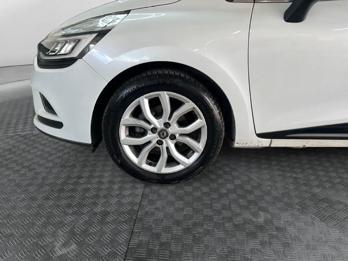 Renault Clio usata a Roma (9)