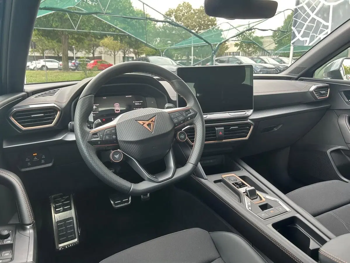 Cupra Leon Station Wagon nuova a Bologna (6)