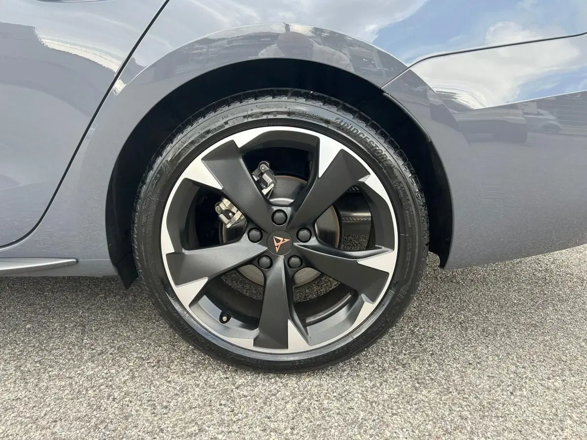 Cupra Leon Station Wagon nuova a Bologna (9)