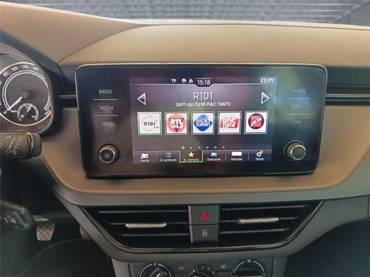 Skoda Kamiq usata a Bari (17)