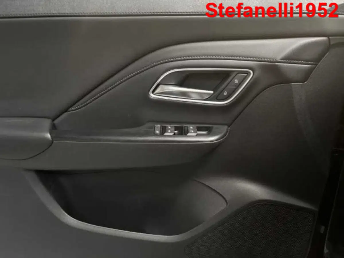 Mg ZS EV nuova a Bologna (10)