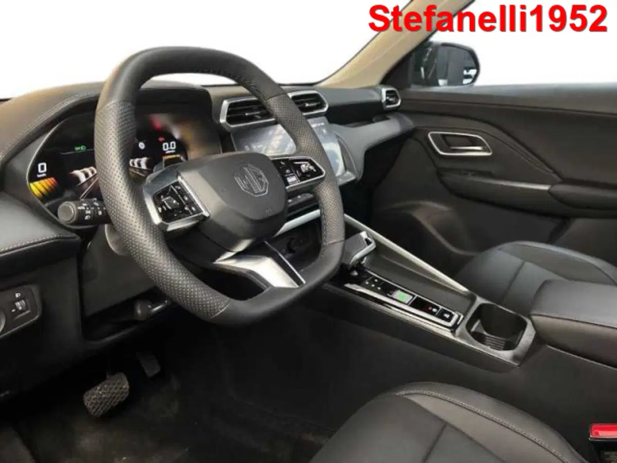 Mg ZS EV nuova a Bologna (11)