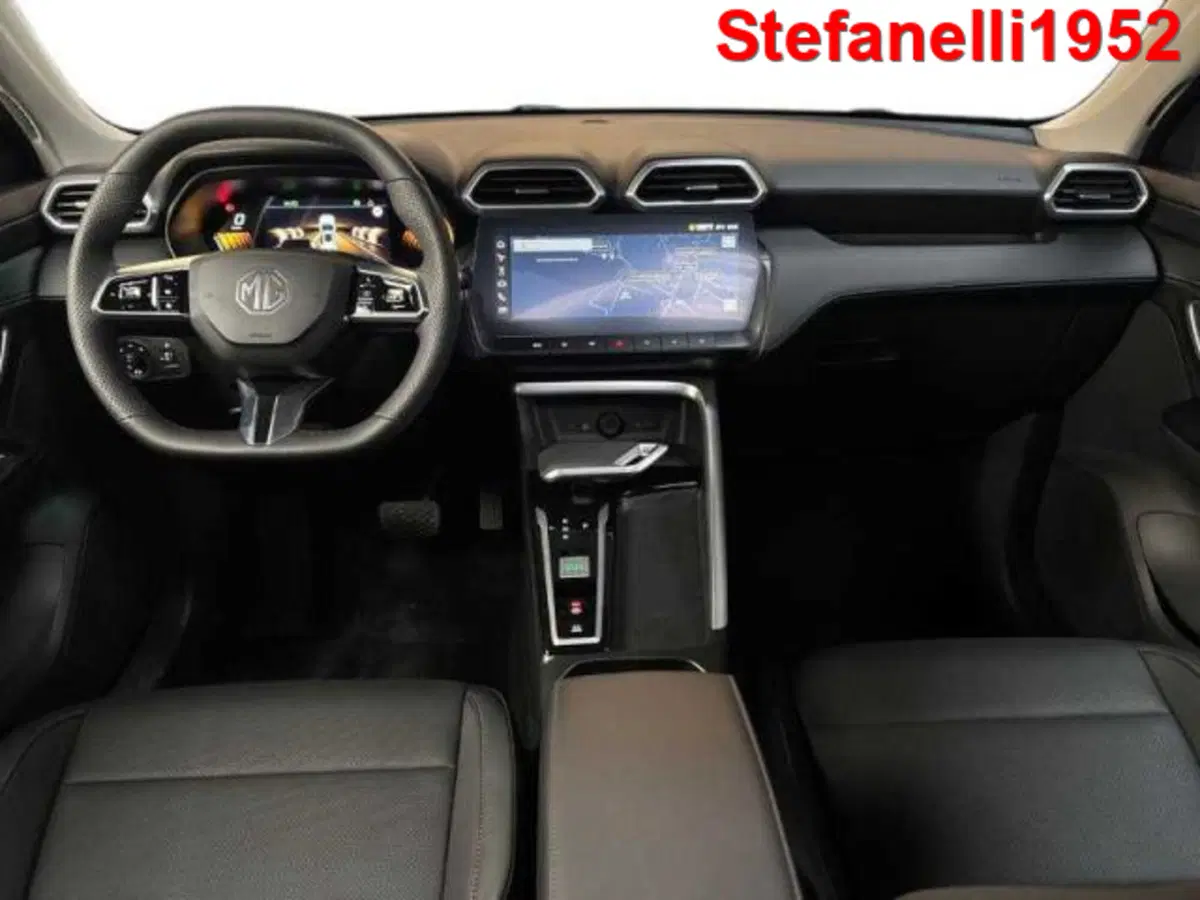 Mg ZS EV nuova a Bologna (13)