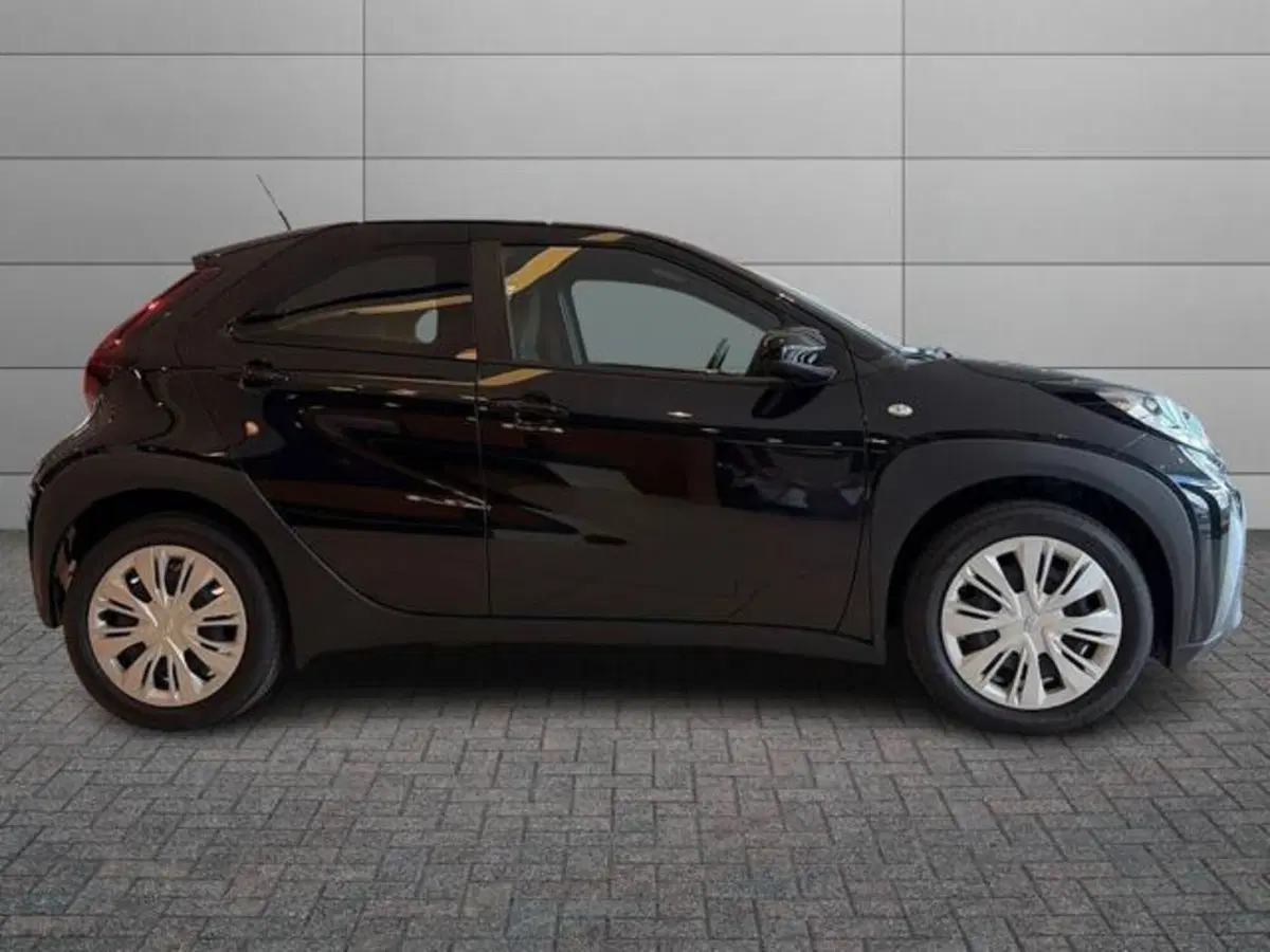 Toyota Aygo X nuova a Sassari (3)