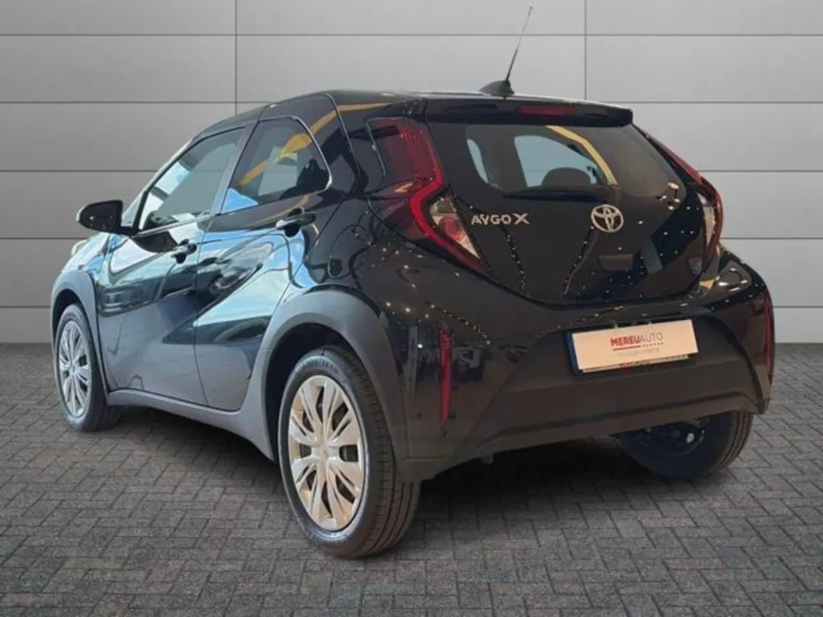 Toyota Aygo X nuova a Sassari (4)