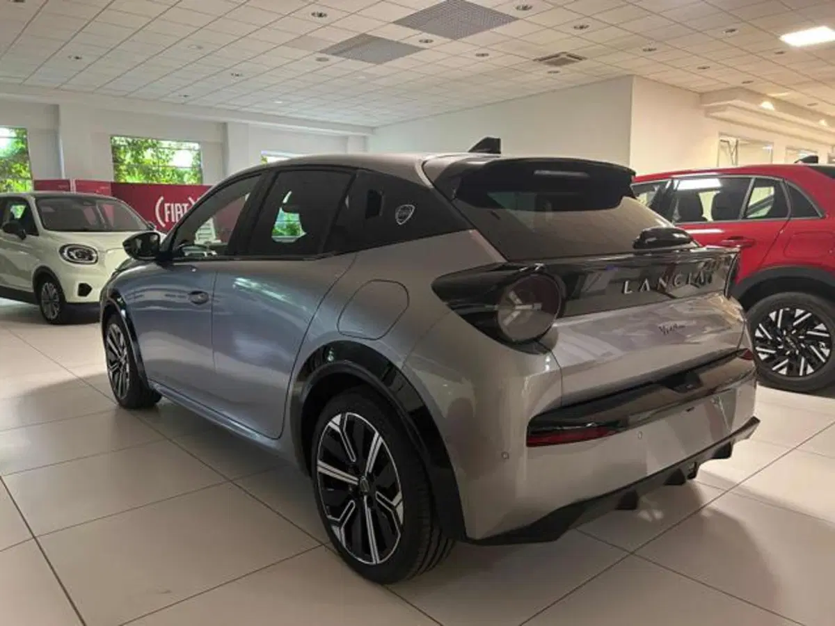 Lancia Ypsilon nuova a Vercelli (6)