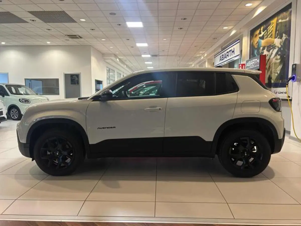Jeep Avenger nuova a Vercelli (2)