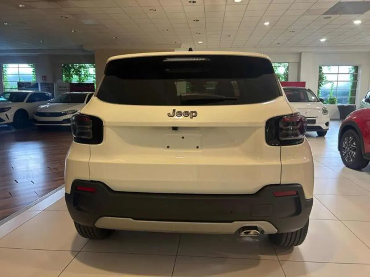 Jeep Avenger nuova a Vercelli (4)