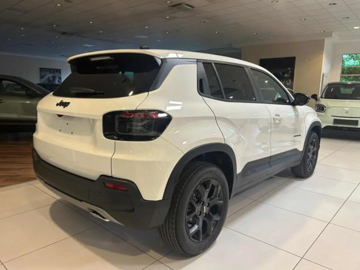 Jeep Avenger nuova a Vercelli (6)