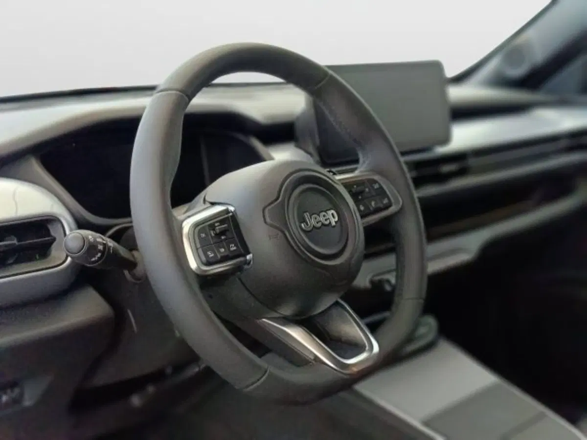 Jeep Avenger usata a Teramo (18)