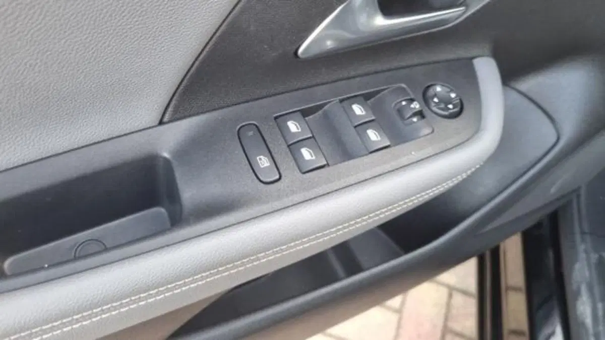 Opel Mokka usata a Savona (19)