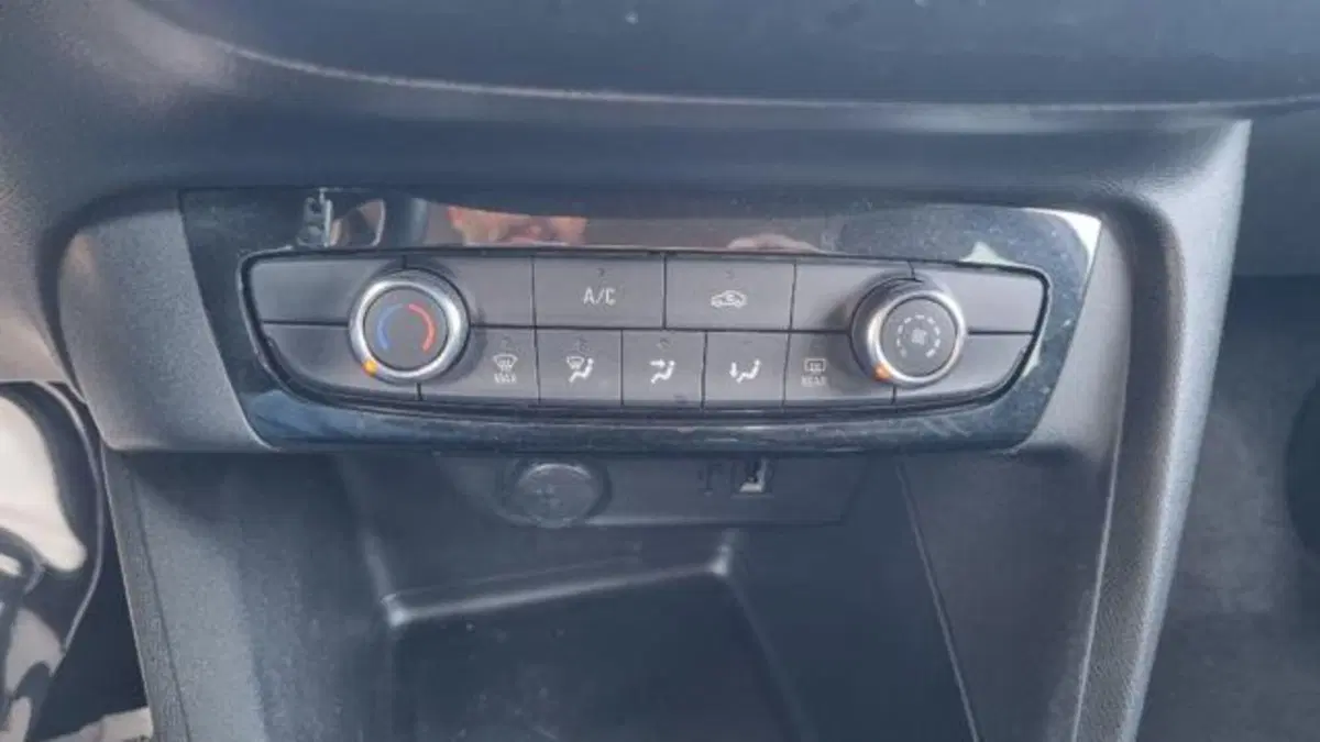 Opel Corsa usata a Savona (8)