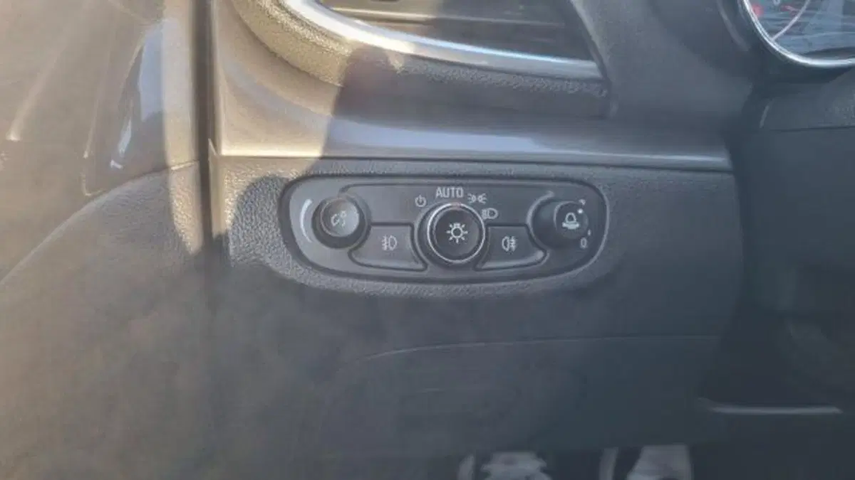 Opel Mokka usata a Savona (11)