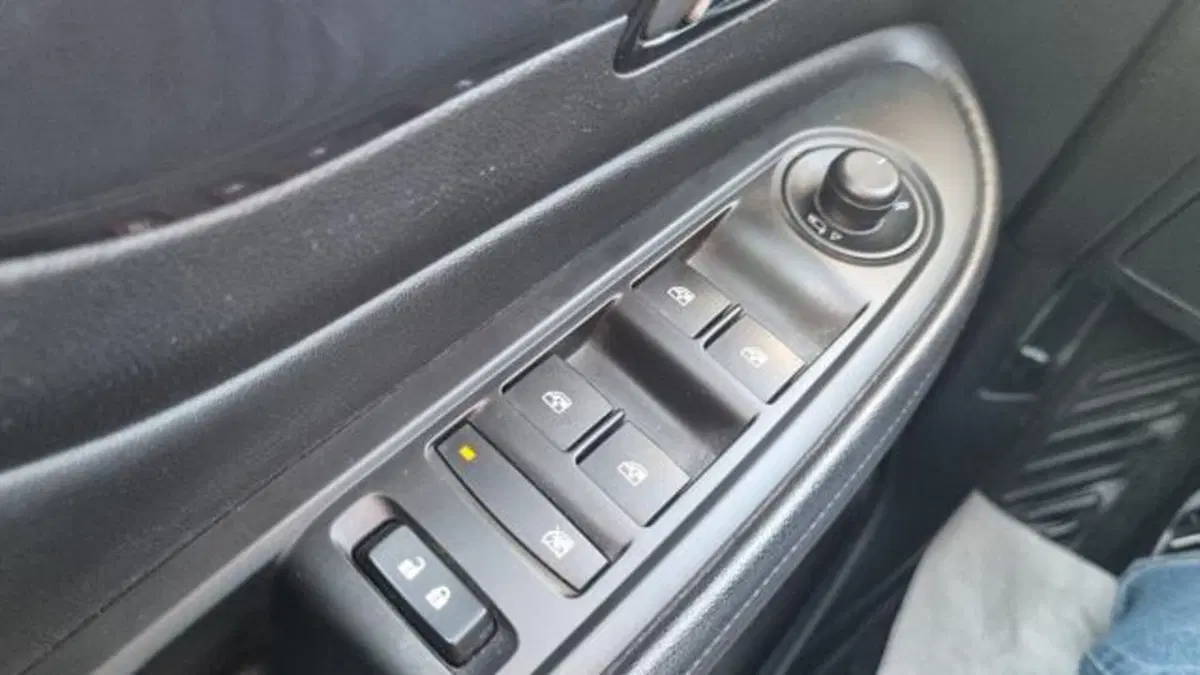 Opel Mokka usata a Savona (12)
