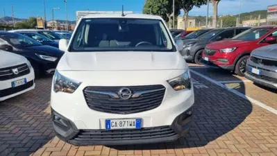Opel Combo Furgone Cargo XL 1.5 Diesel 100 PL 950kg Essentia del 2020 usata a Savona