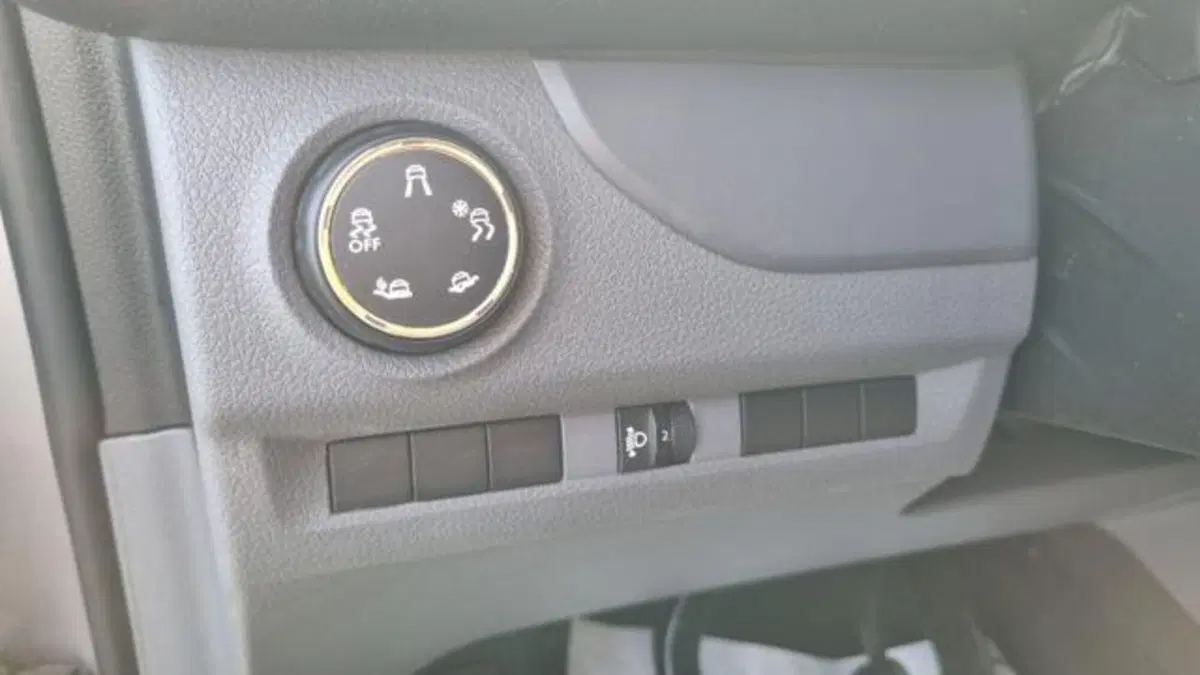 Opel Vivaro Furgone usata a Savona (12)