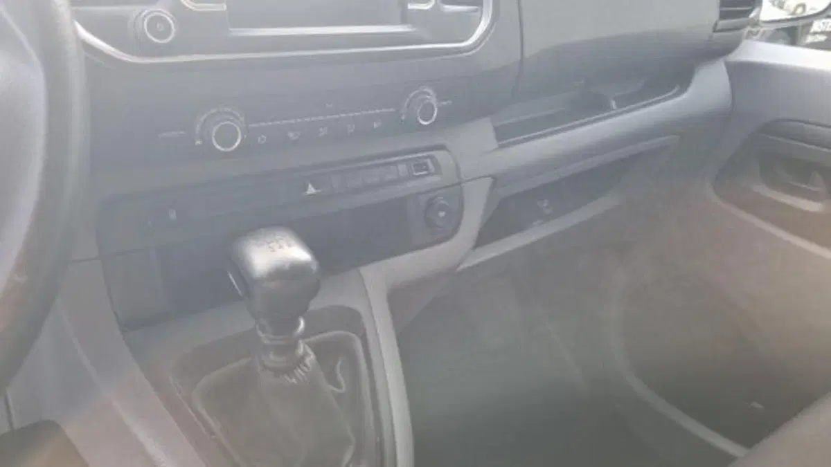 Opel Vivaro Furgone usata a Savona (16)