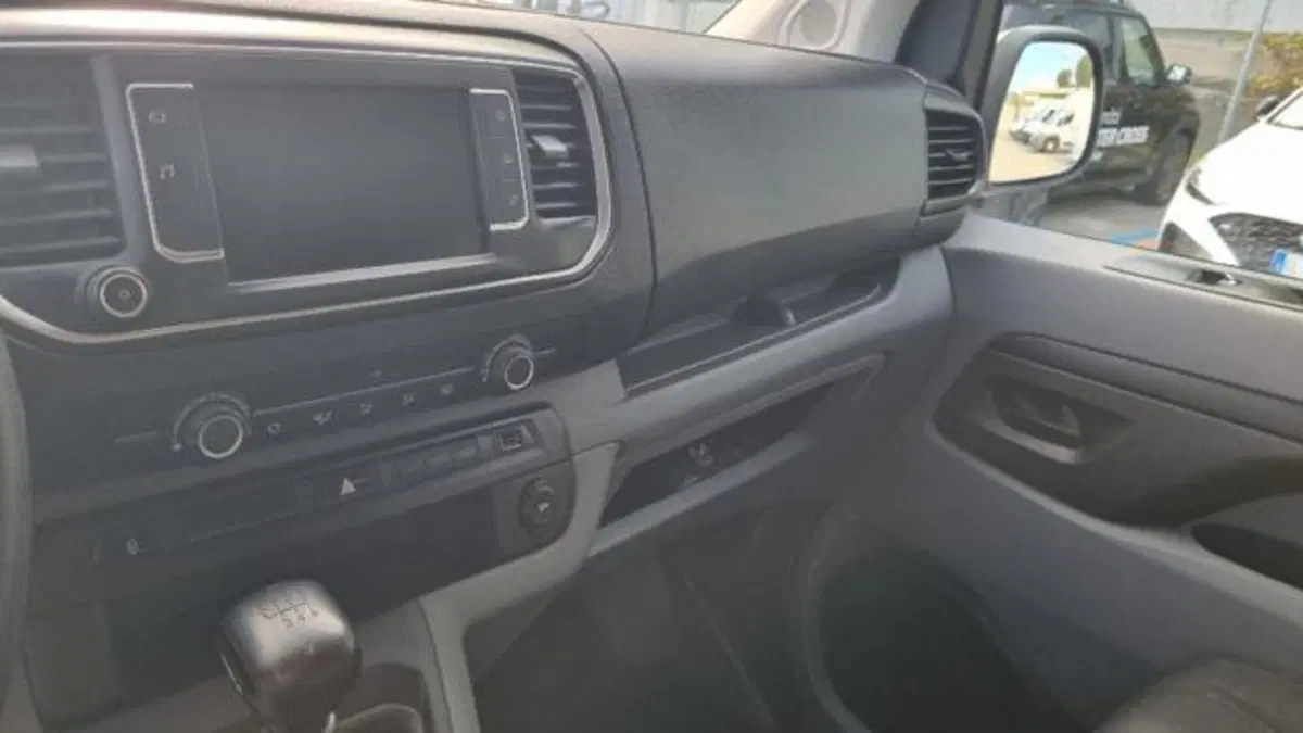 Opel Vivaro Furgone usata a Savona (17)