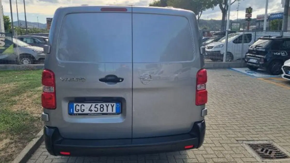 Opel Vivaro Furgone usata a Savona (6)