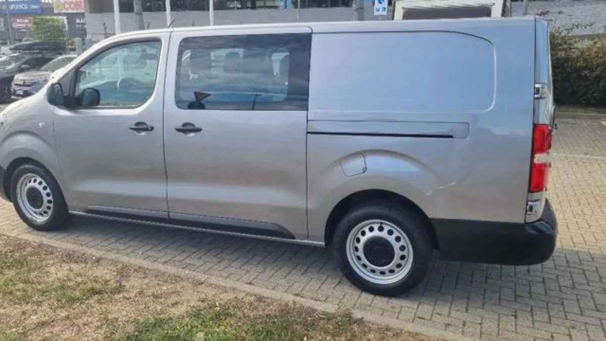 Opel Vivaro Furgone usata a Savona (7)