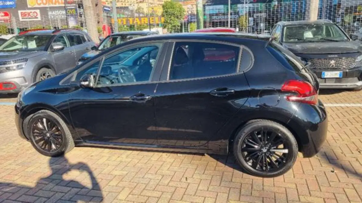 Peugeot 208 usata a Savona (14)