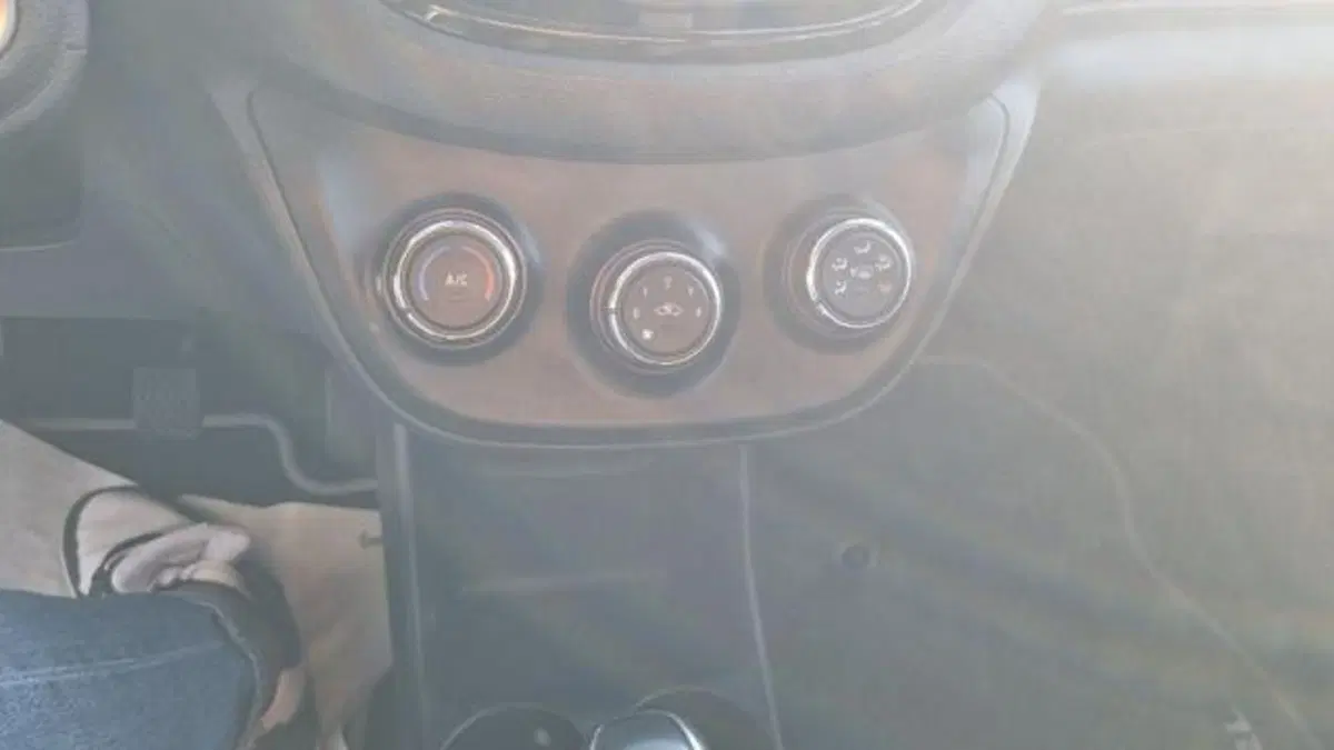 Opel Karl usata a Savona (17)