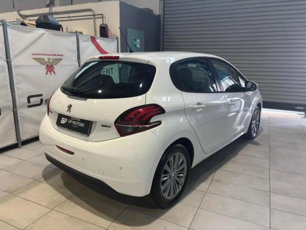 Peugeot 208 usata a Caserta
