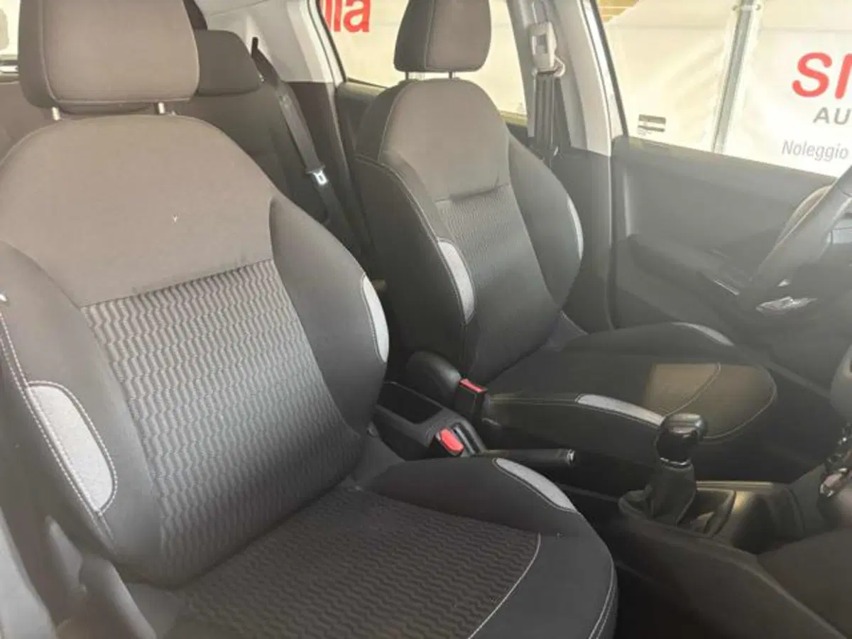 Peugeot 208 usata a Caserta (11)