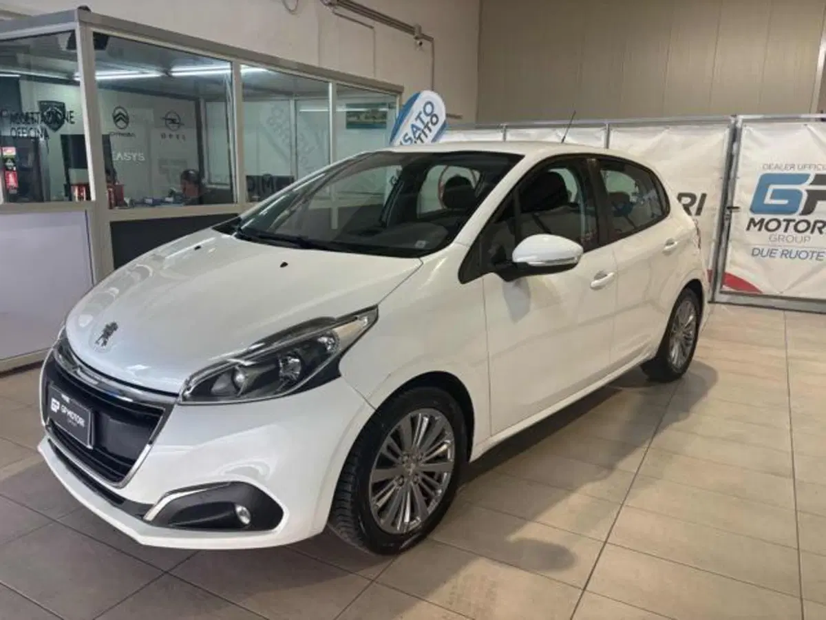 Peugeot 208 usata a Caserta (3)