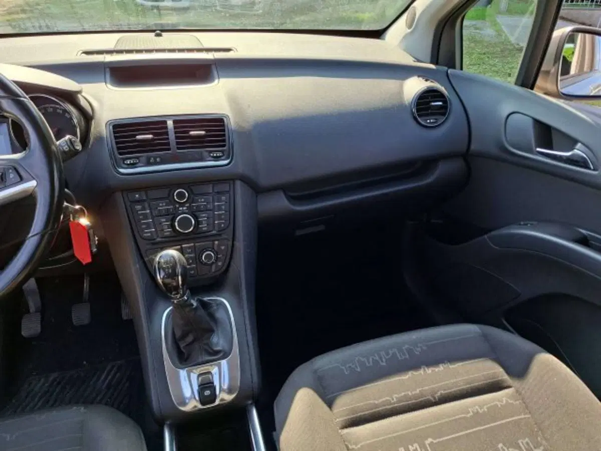 Opel Meriva usata a Como (9)