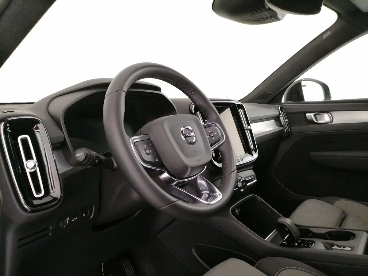 Volvo XC40 usata a Roma (12)