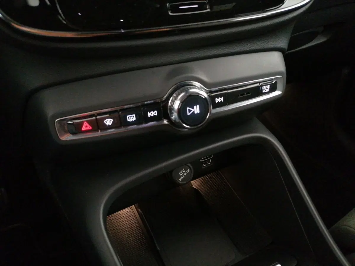 Volvo XC40 usata a Roma (15)
