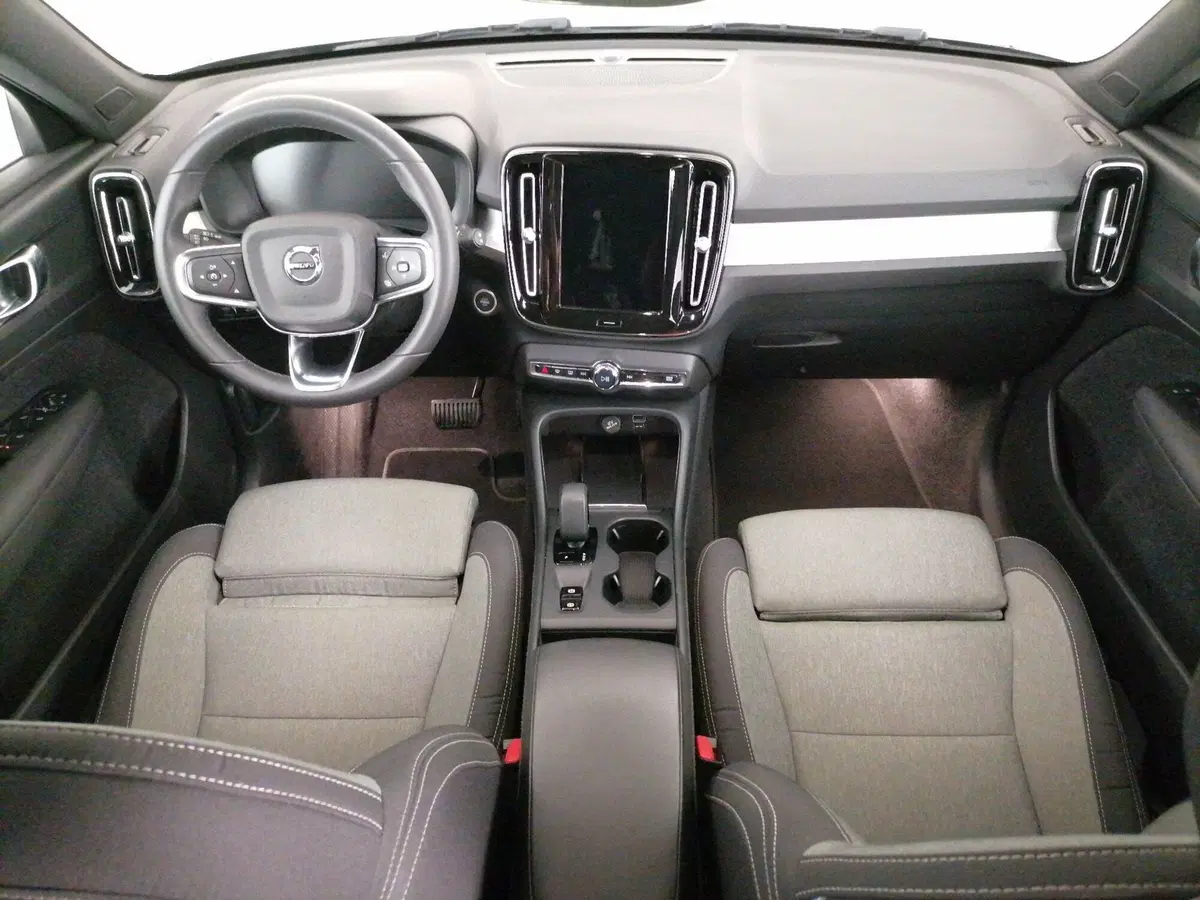 Volvo XC40 usata a Roma (9)
