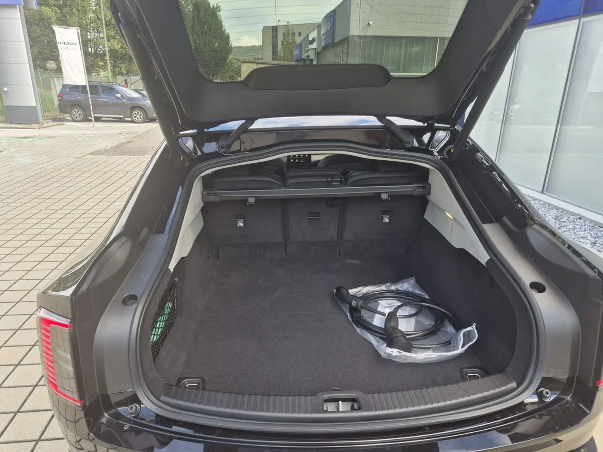 Volvo ES90 nuova a Como (12)
