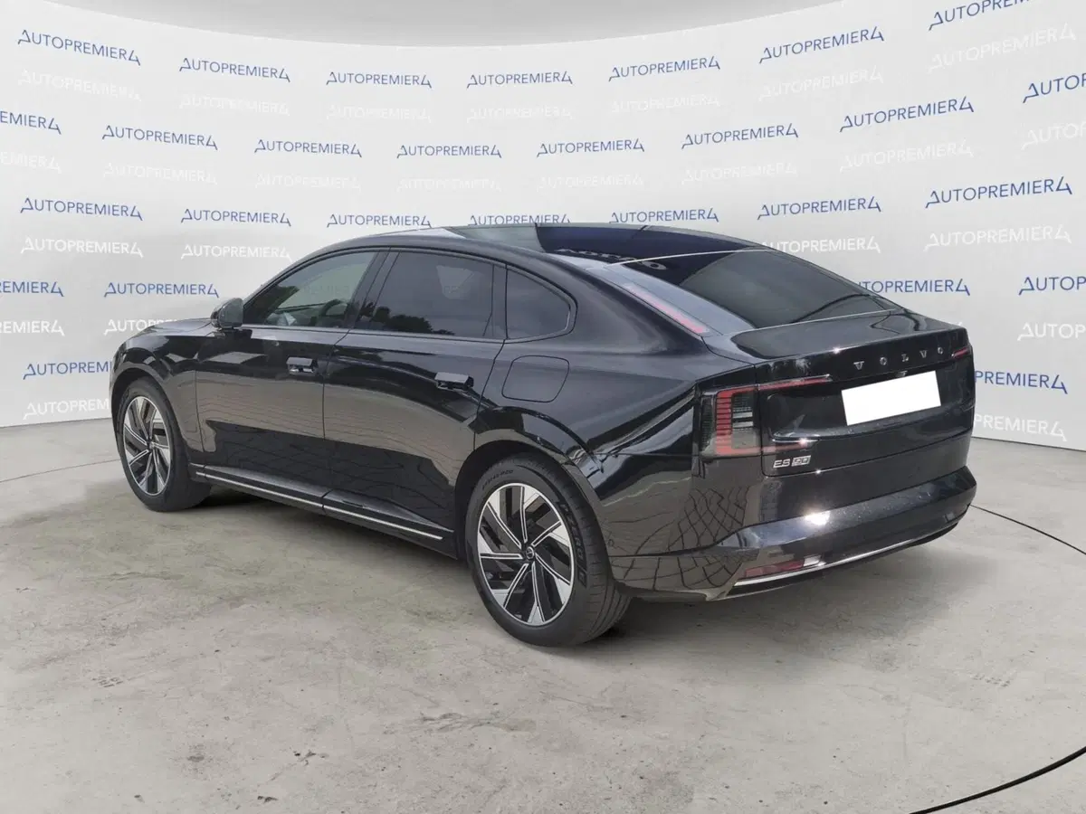 Volvo ES90 nuova a Como (5)