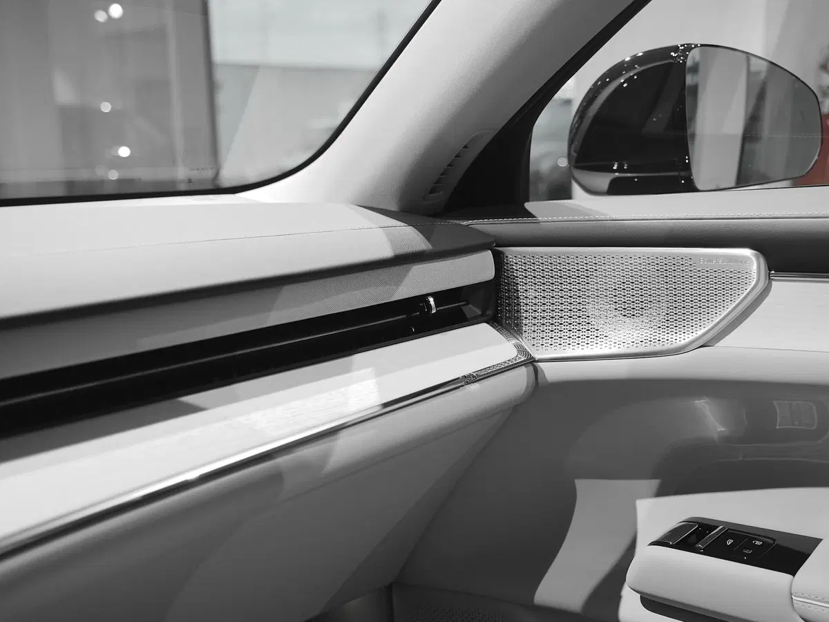 Volvo ES90 nuova a Prato (14)