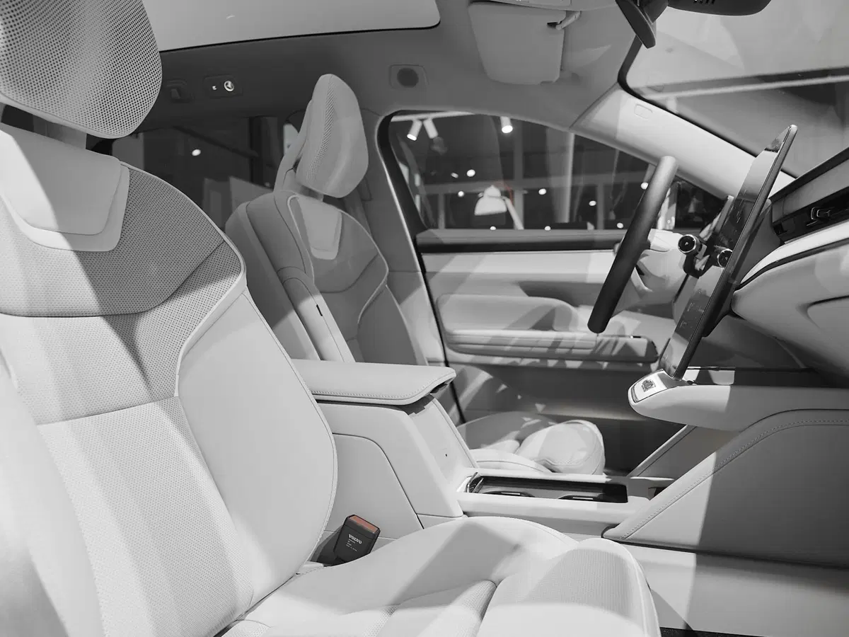 Volvo ES90 nuova a Prato (15)
