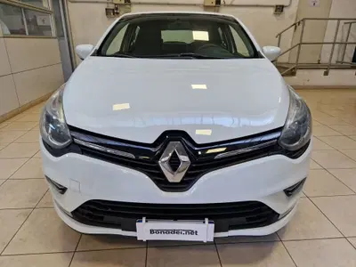 Renault Clio 1.2 75CV 5 porte Intens del 2016 usata a Saronno