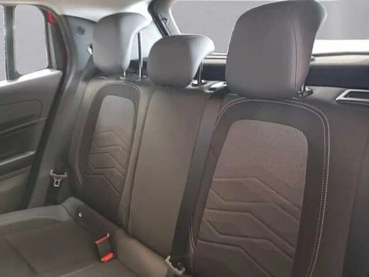 Jeep Avenger usata a Milano (11)