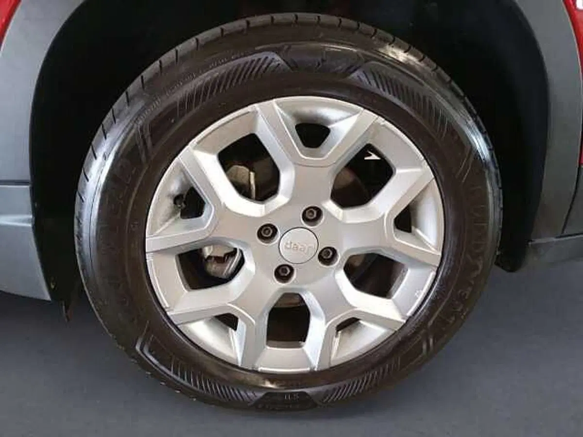 Jeep Avenger usata a Milano (9)