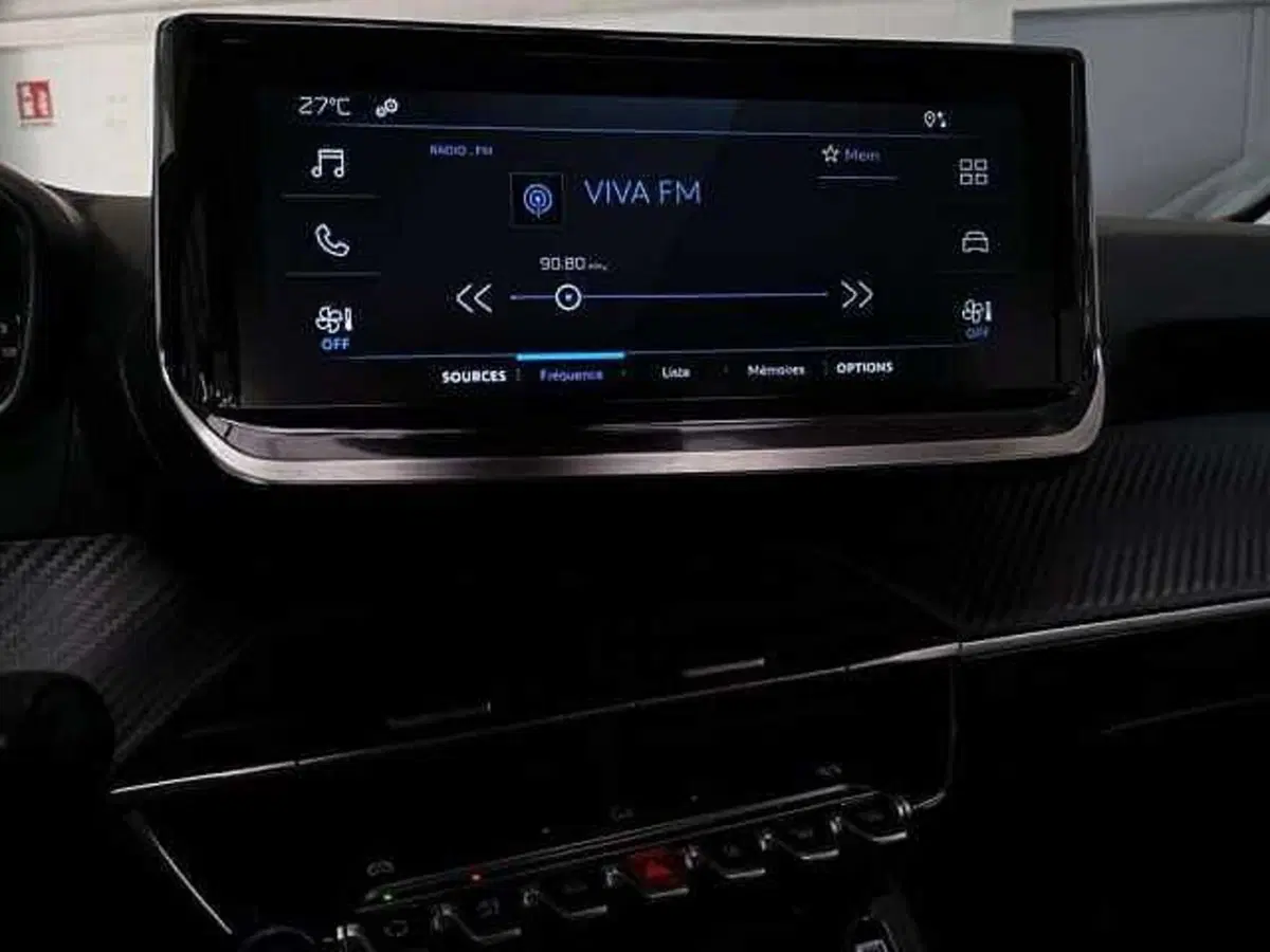 Peugeot 208 nuova a Milano (20)