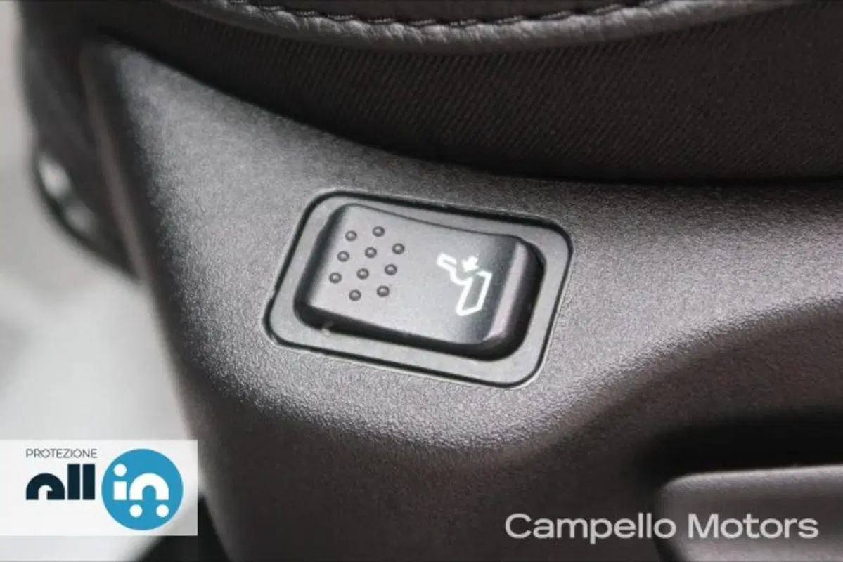 Jeep Compass nuova a Venezia (18)