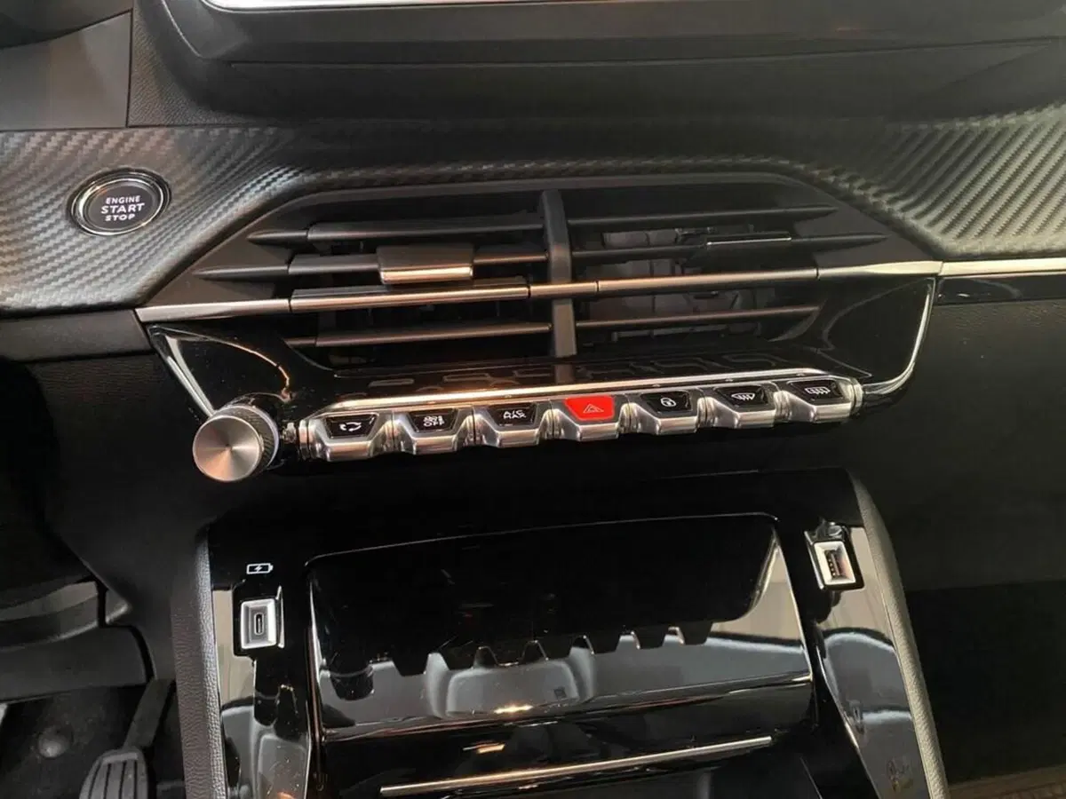 Peugeot 208 usata a Torino (11)