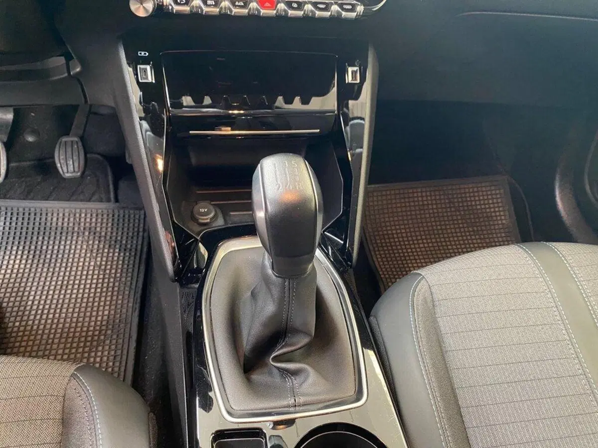Peugeot 208 usata a Torino (12)