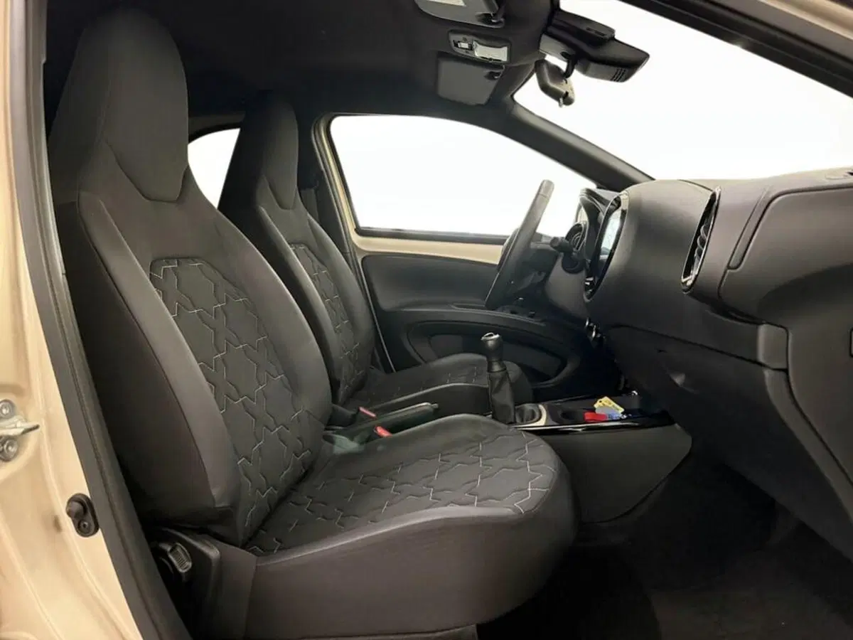 Toyota Aygo X usata a Monza e Brianza (9)