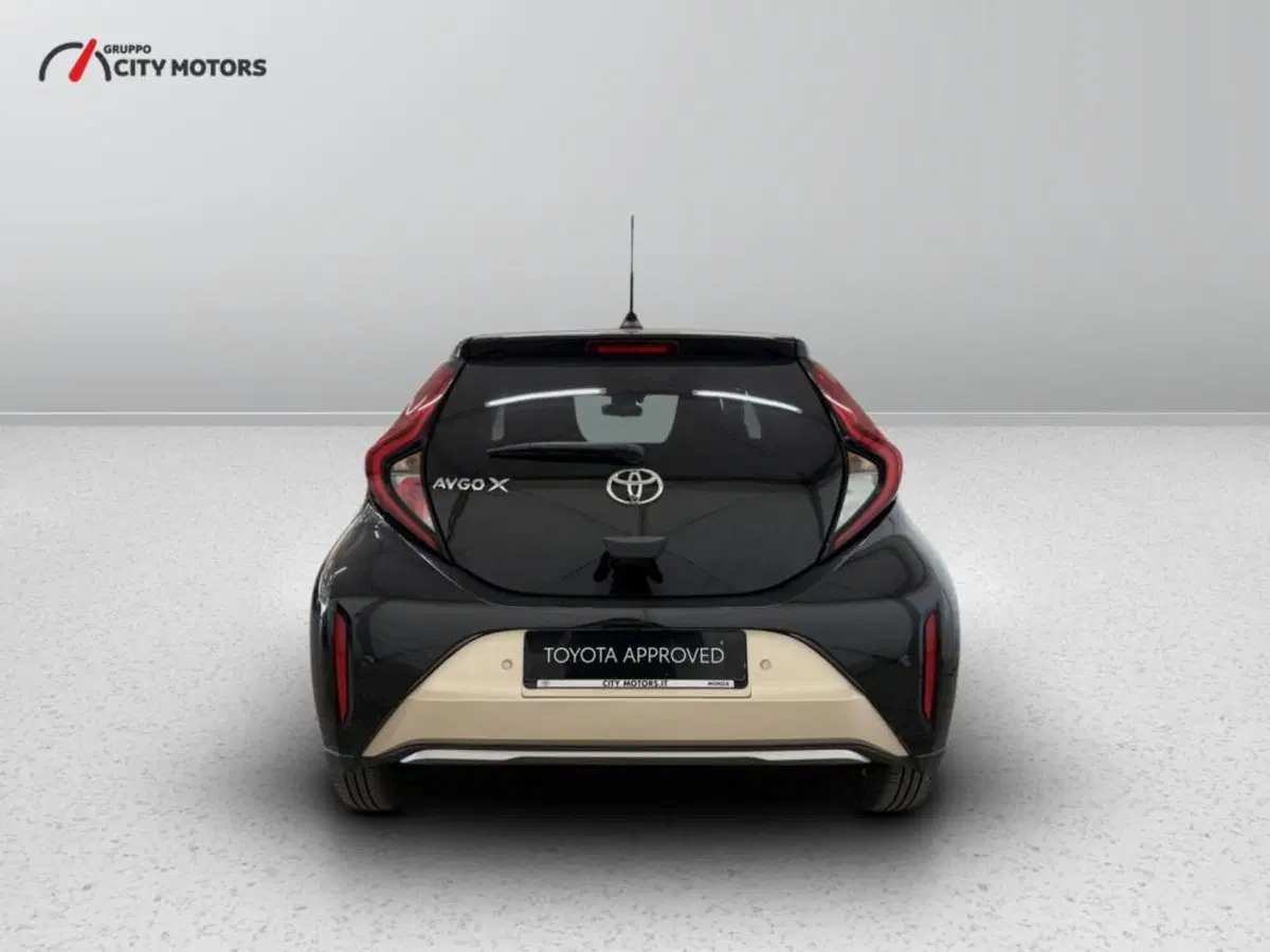 Toyota Aygo X usata a Monza e Brianza (6)