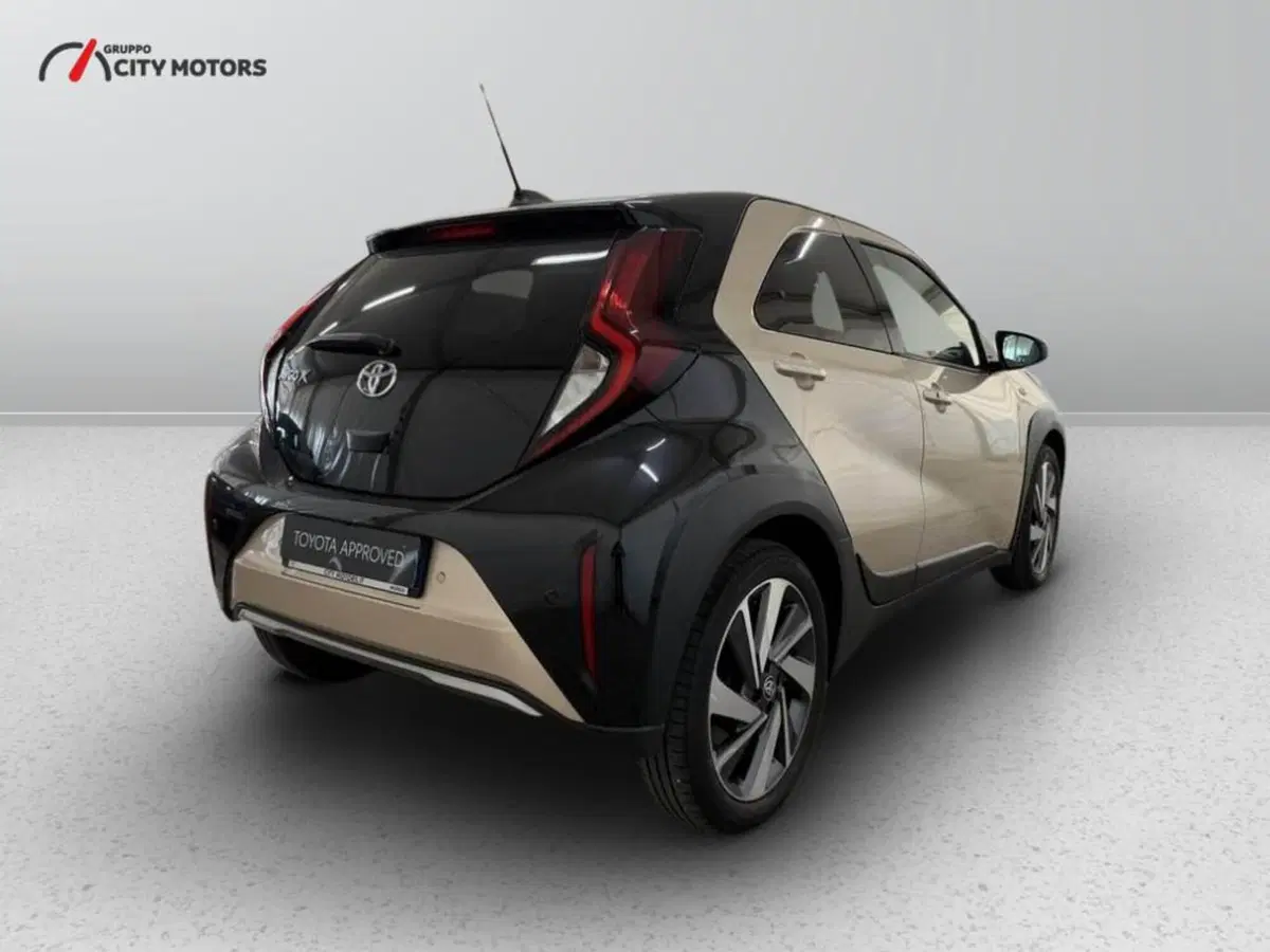 Toyota Aygo X usata a Monza e Brianza (7)