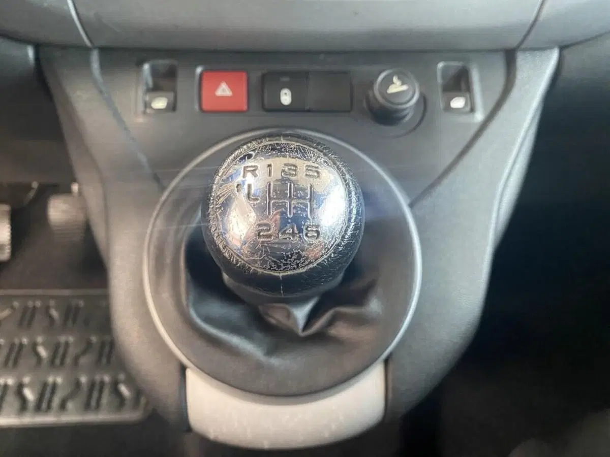 Peugeot Partner usata a Torino (11)